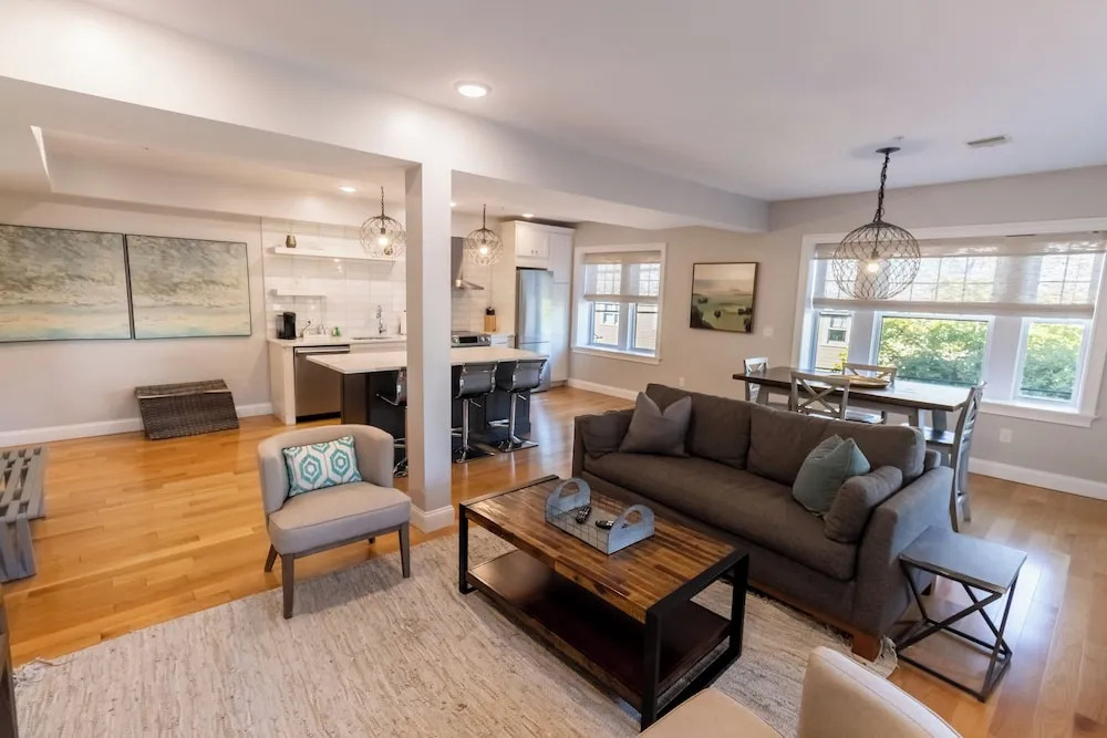 The Newport Lofts - 364 Thames Street
