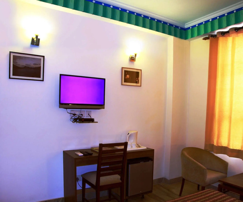 Inn Tawang Near B L Kapoor Hospital A Well Hygiene Hotel