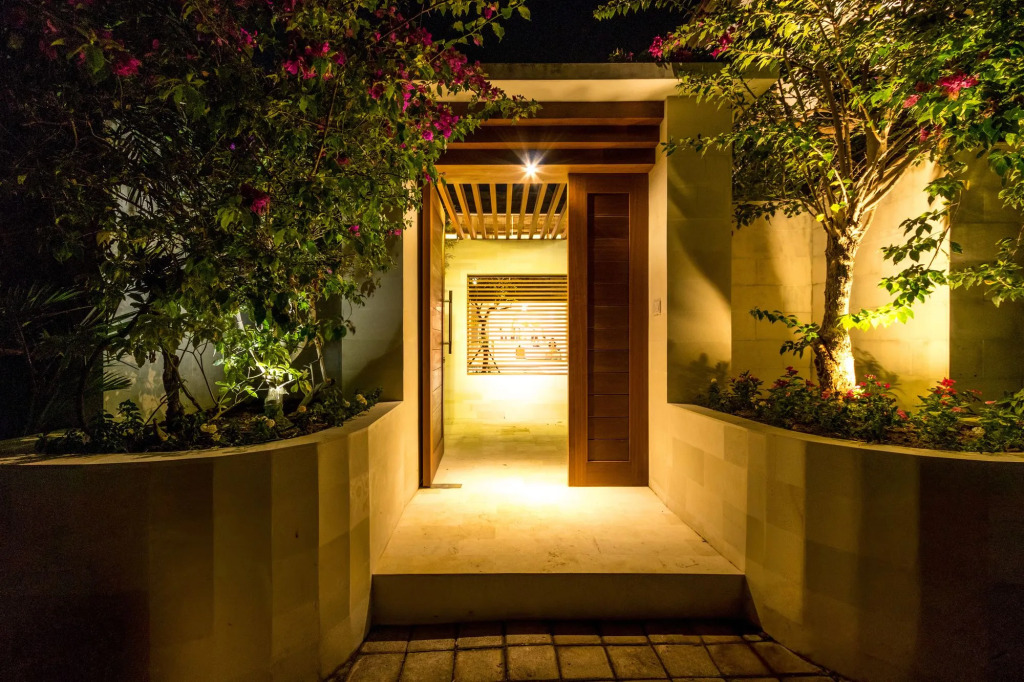 Villa Seriska Jimbaran - Spacious 5BR Private Pool Villa with Private Cook, Spa & Tour