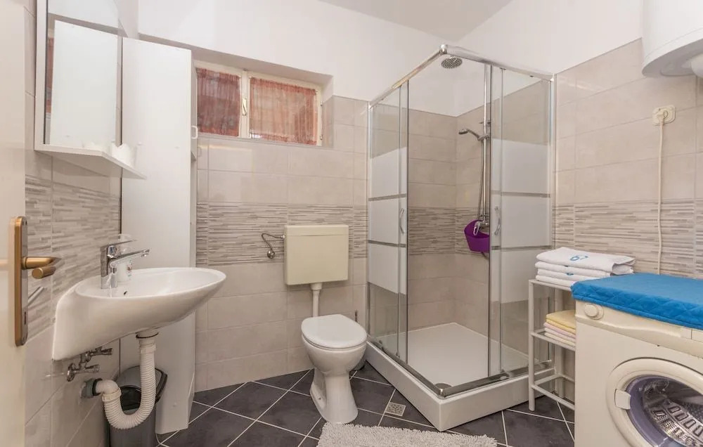 Apartments Mactra