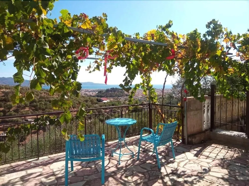 Spacious Villa With Amazing Sea & Mountain View