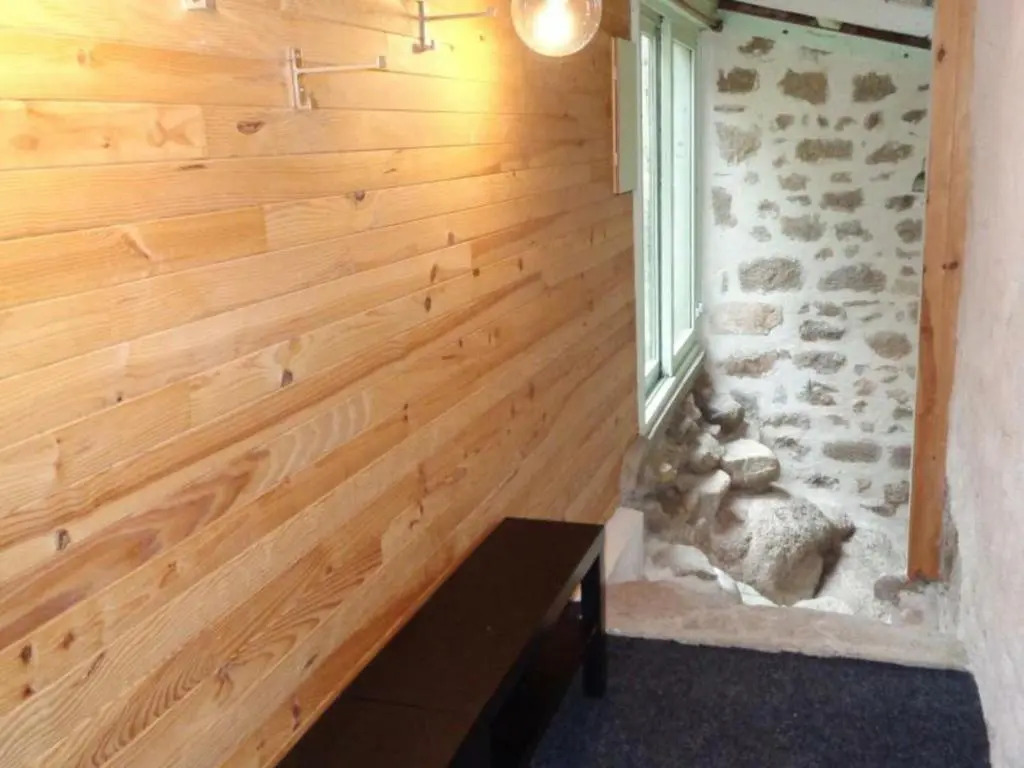 Gîte indépendant 8p, cheminée, animaux acceptés, nature paisible - FR-1-496-10