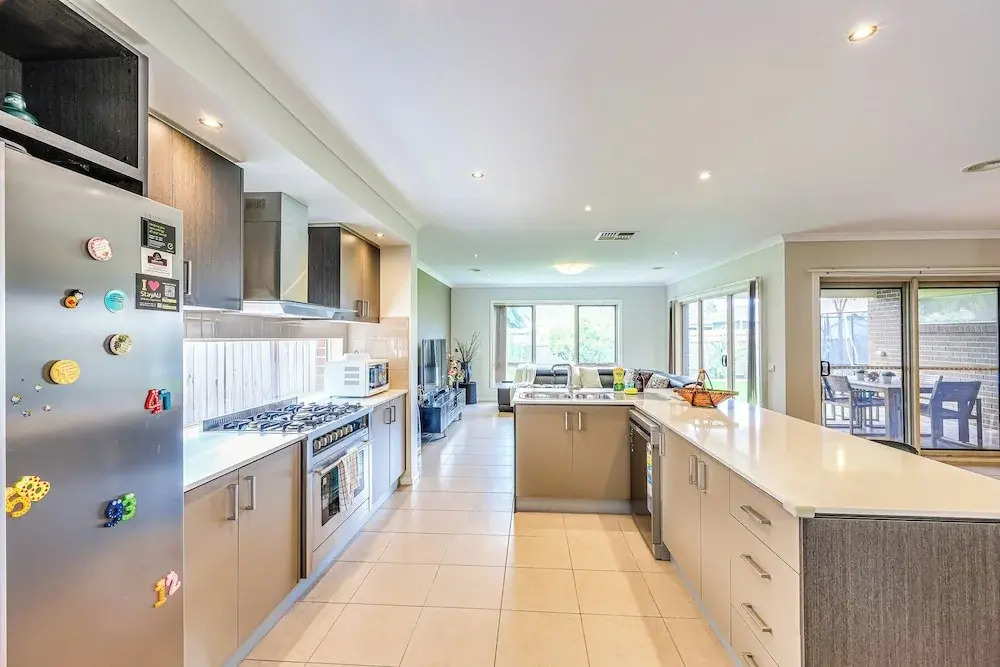 StayAU Spacious Stay Point Cook