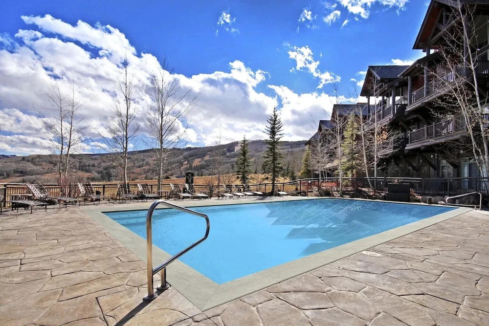 3BR Condo In Bachelor Gulch, Ski In/out