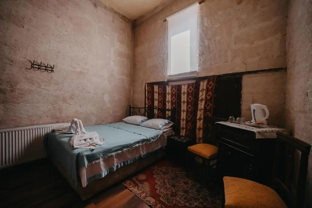 Born Hotel