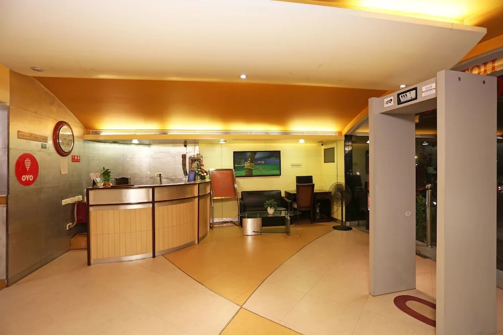 OYO 443 Hotel Lohias