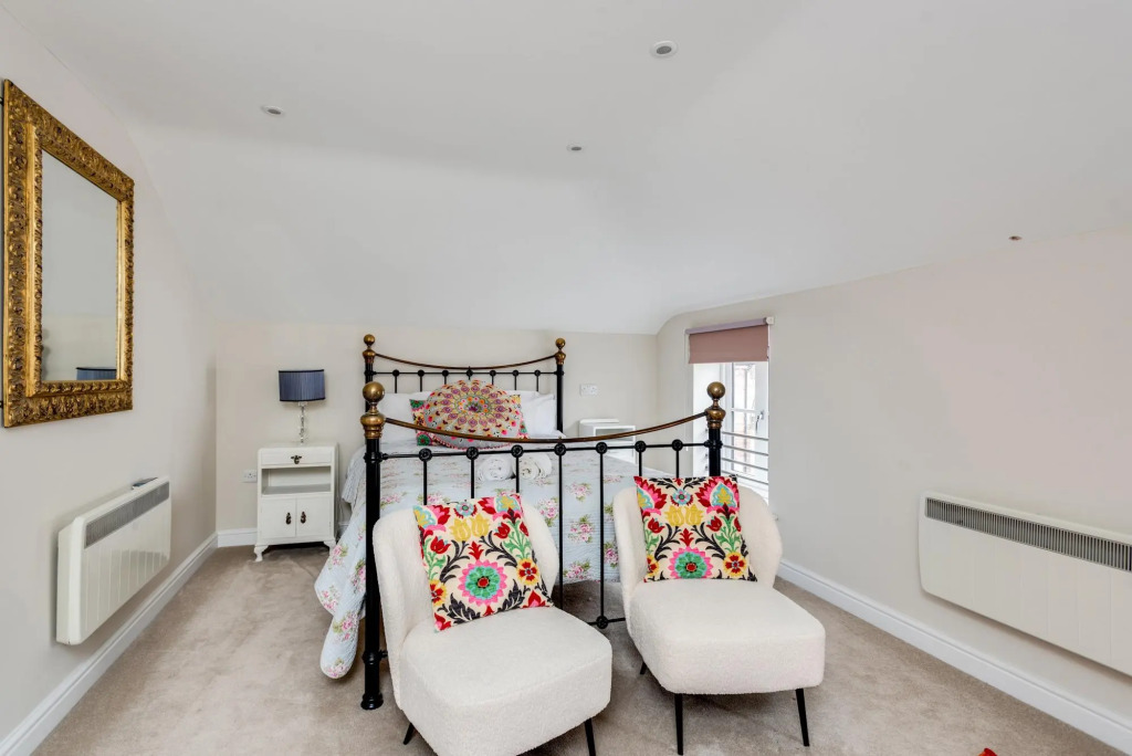 The Mews - 1BR Studio in Jericho Near City Centre