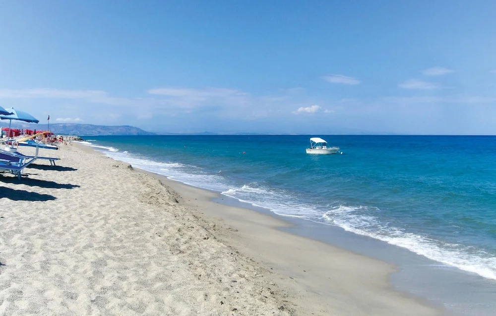 Beautiful Apartment in Cariati With 2 Bedrooms and Wifi