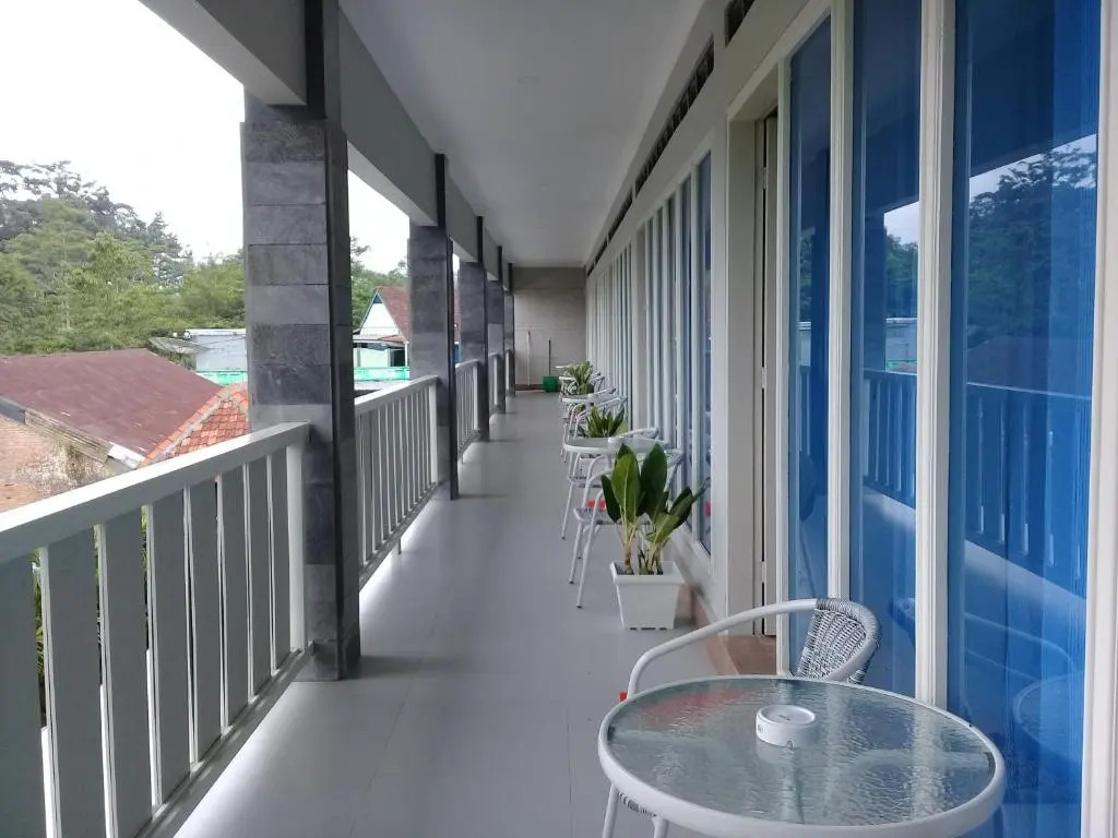 Wisma Lovebird