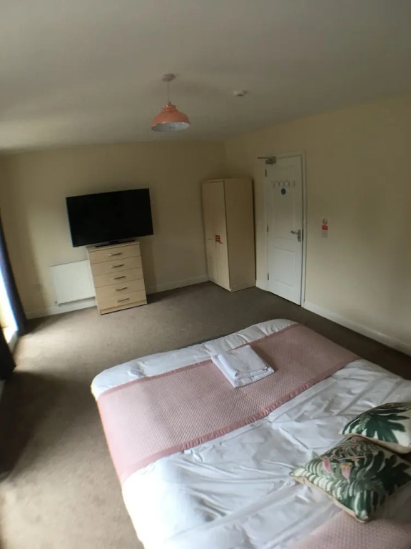 Blackberry House - Sleeps 6 with Parking and Netflix TV