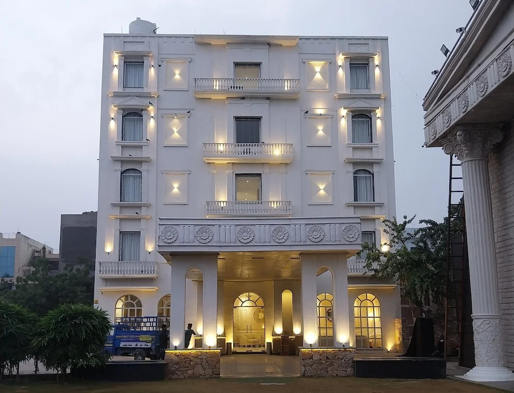Jewels Resorts