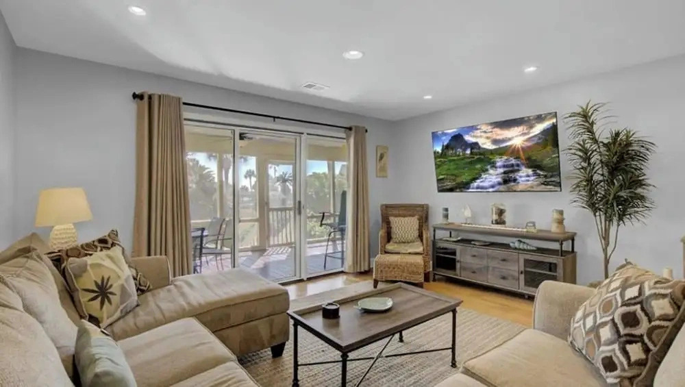 7C Mariners Walk by Avantstay Beautiful Porch, Easy Access to Pool + Beach