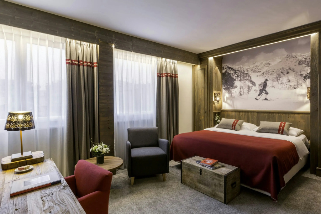 Edelweiss Manotel