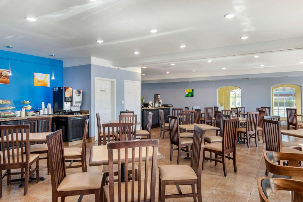 Quality Inn & Suites at The Outlets Mercedes-Weslaco