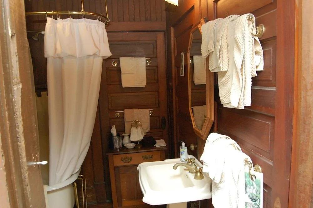 Mountain Laurel Inn