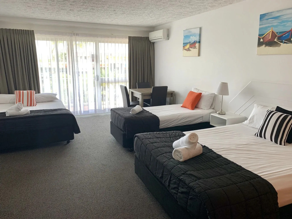 Outrigger Burleigh