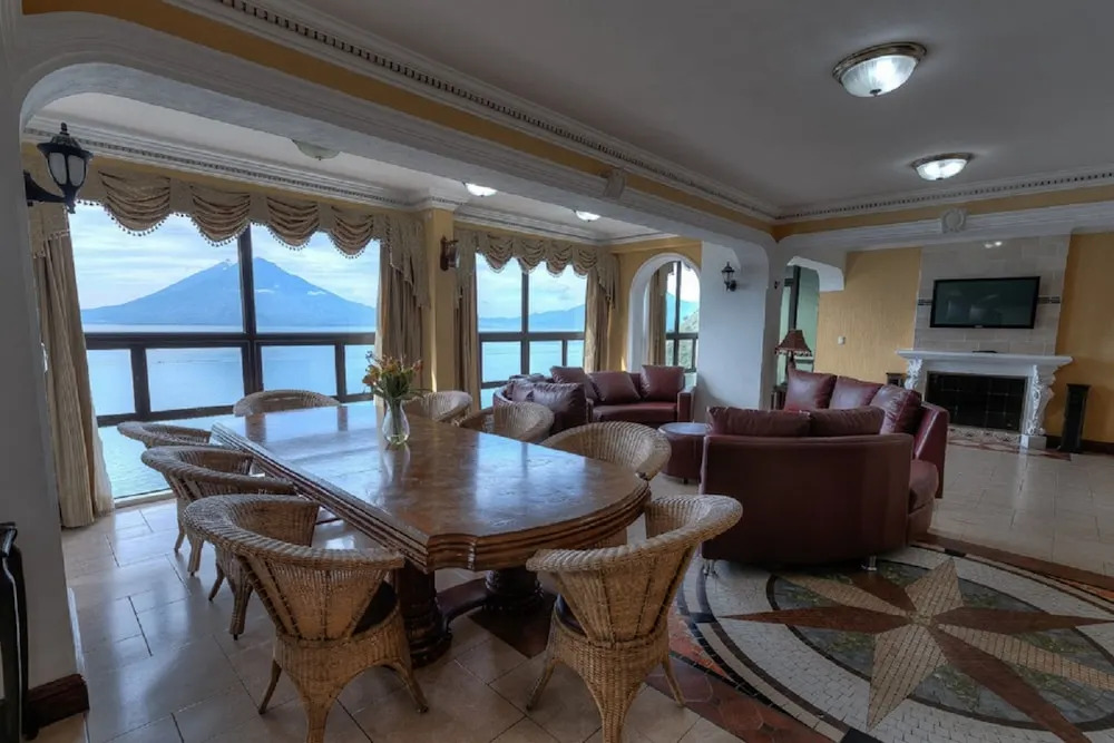 Penthouse frente al lago con vistas majestuosas, nivel 17 Torre A