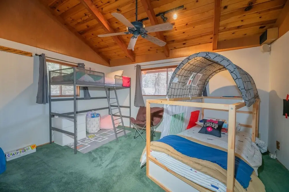 Cubby Ridge - Homey And Cozy Cabin With Forest Views! 2 Bedroom Cabin
