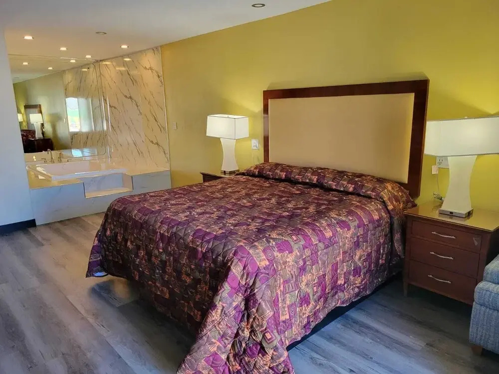 Stadium Inn & Spas