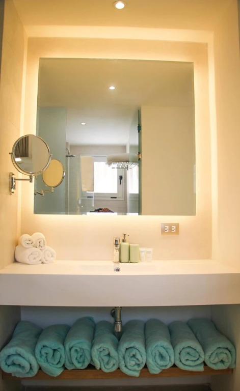 Gorgeous Condo Steps From the Beach Los Corales