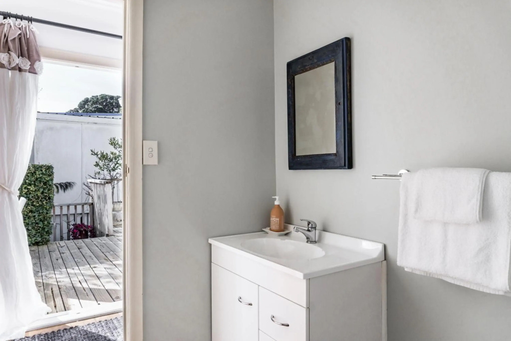 Kowhai Cottage & Studio