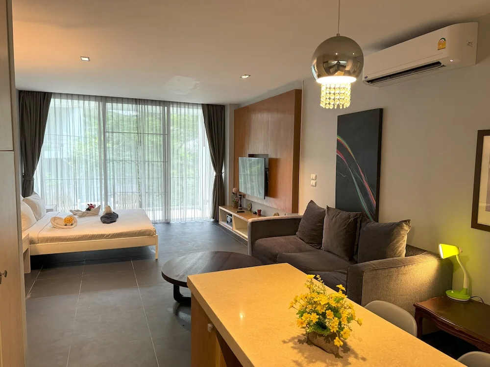 Private studio at Zen Space by Lofty