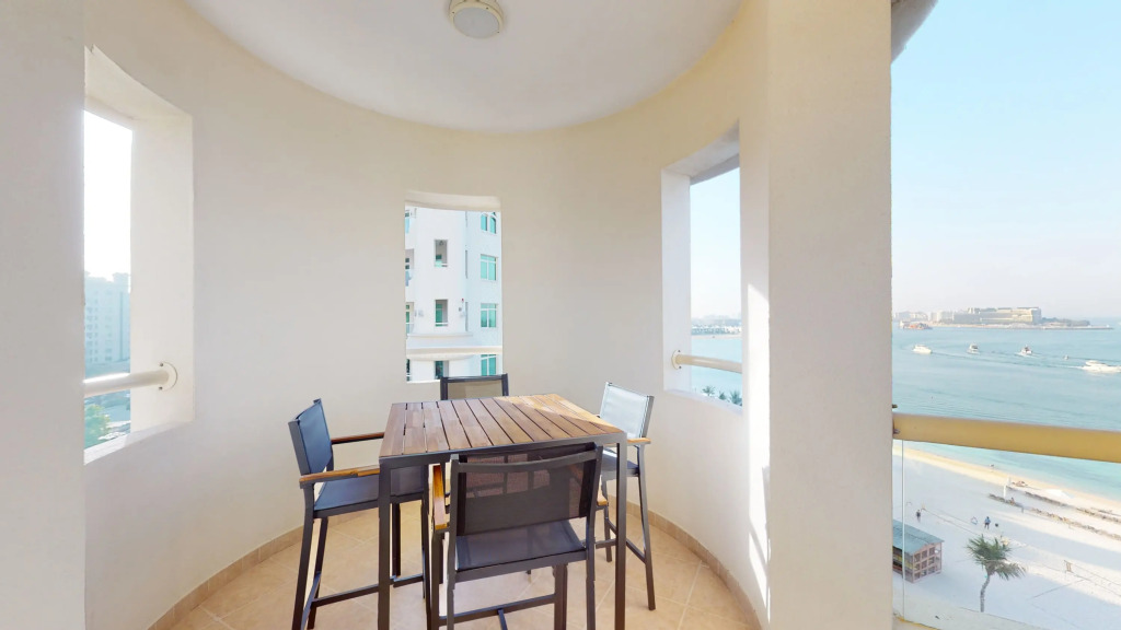 Al Dabas Beach Views 3BD Sleeps 6 Beachfront