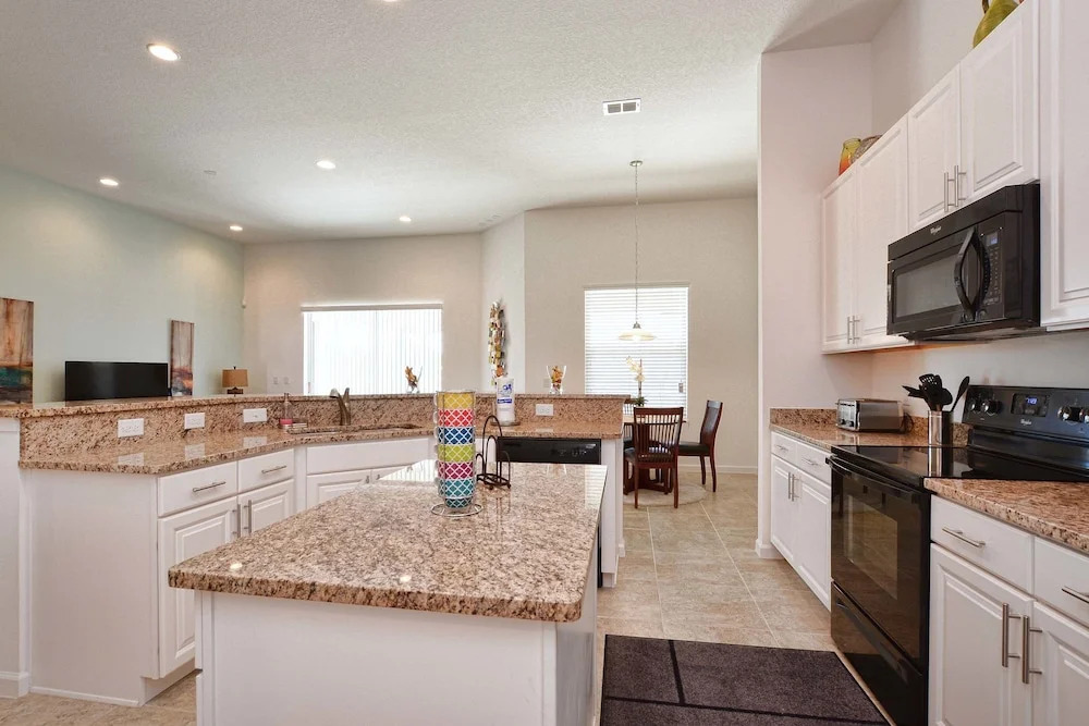 Solterra 5 Bedroom House w Pool - 7029SR