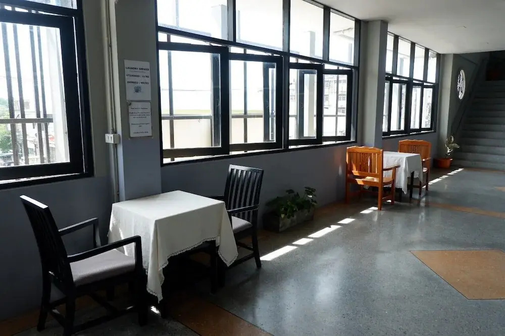 Leisure Hostel