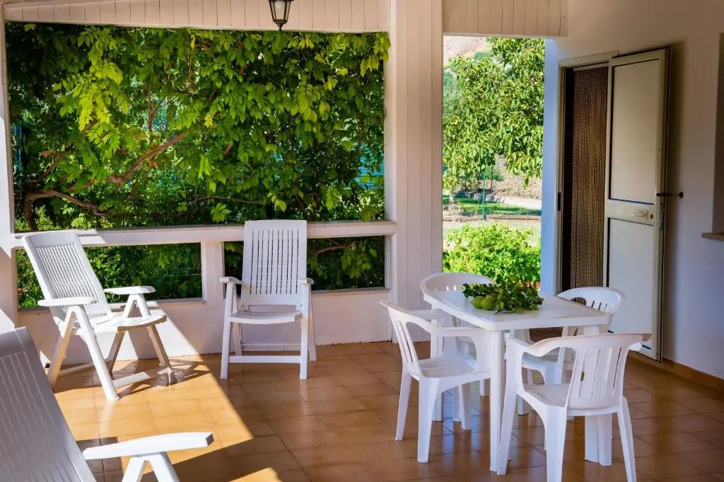 VILLA con giardino a 5 min dal mare