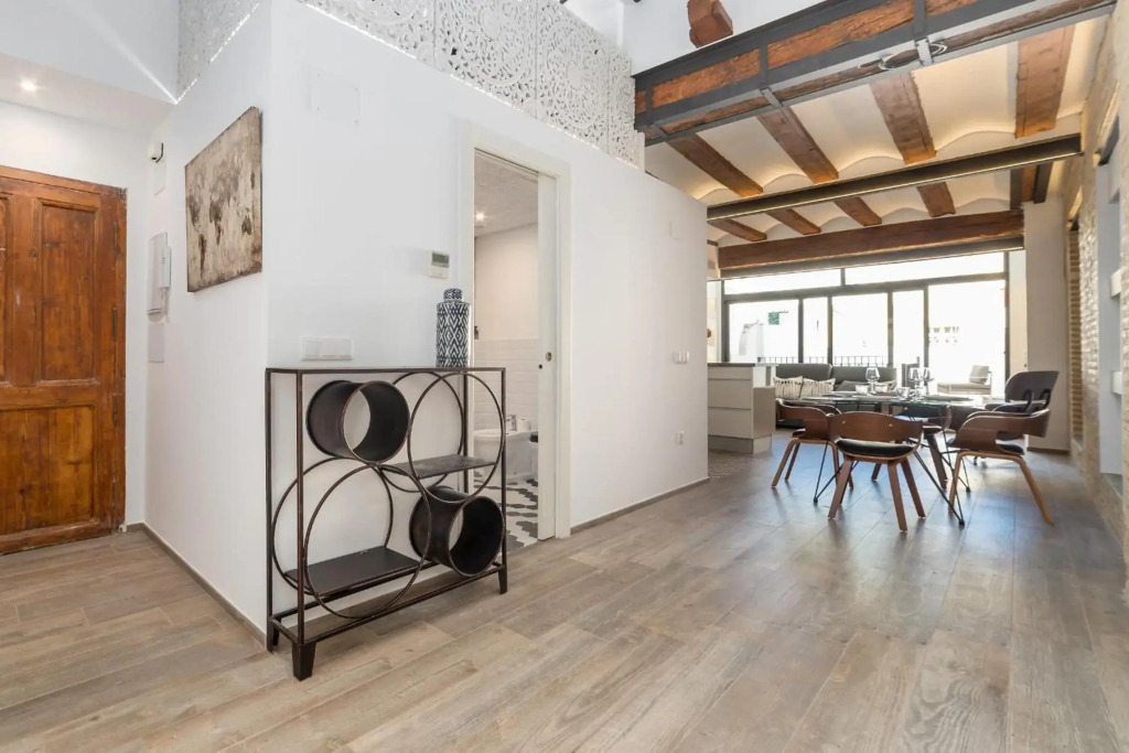CENTER-Luxurious 1BR, 1BA-Terrace, WI-FI, A/C