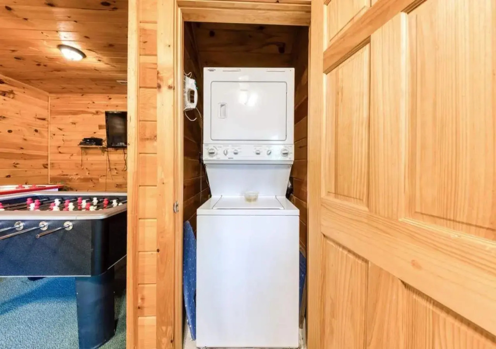 Arrowhead Log Cabin Resort Papaws Bear Den Cabin - by TS