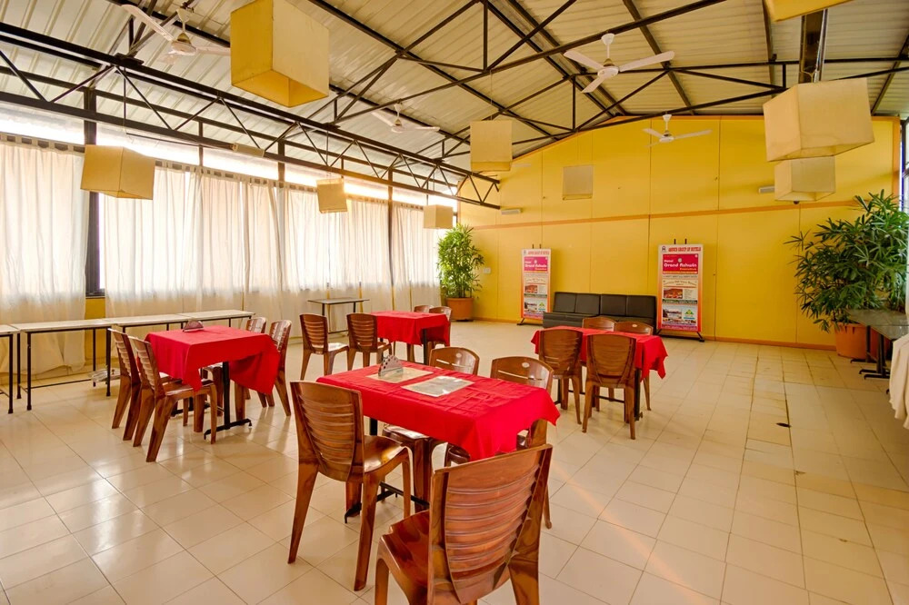 OYO 4018 Hotel Grand Ashwin