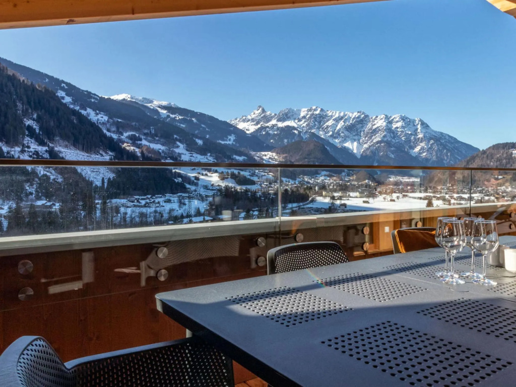Stylish penthouse, ski lift at 600 m