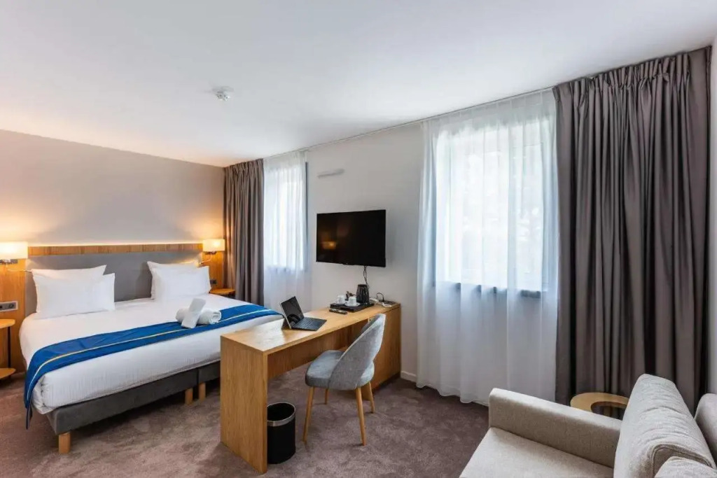 Brit Hotel Privilège Paris Rosny-sous-Bois