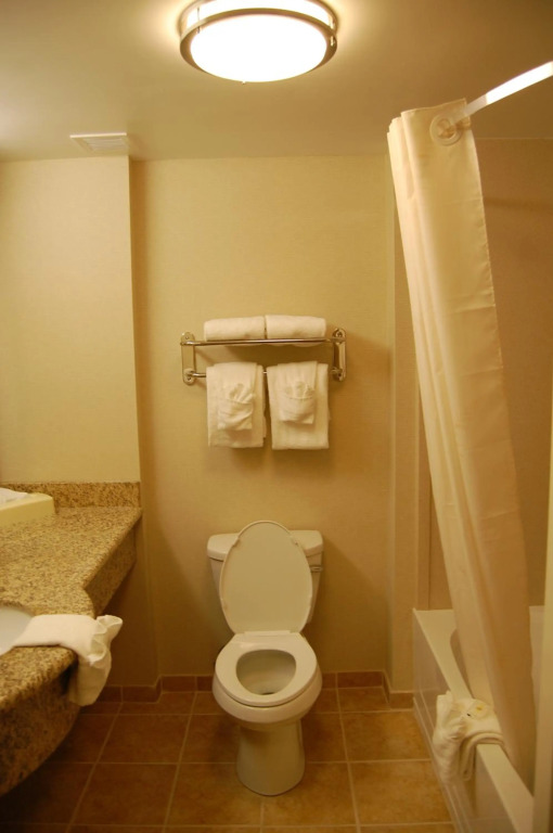 Comfort Inn & Suites Lexington Park near Pax River
