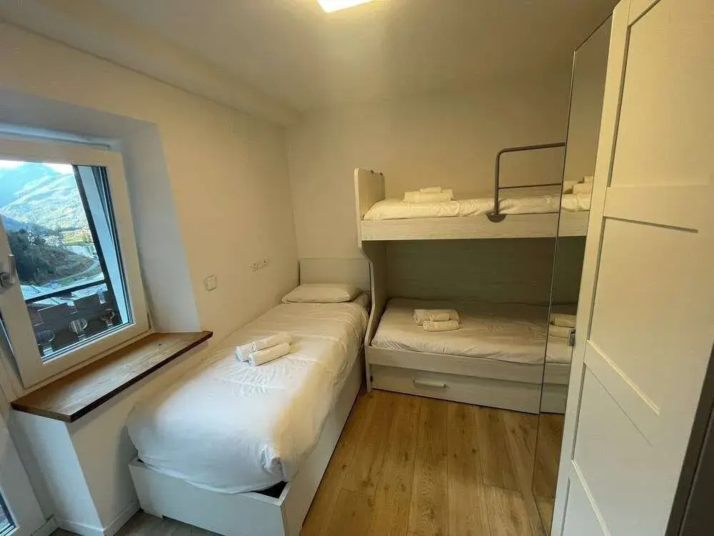 SnowLake Suite & Apartment