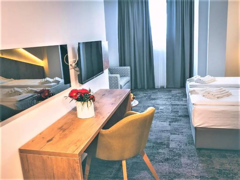 Orange Hotel