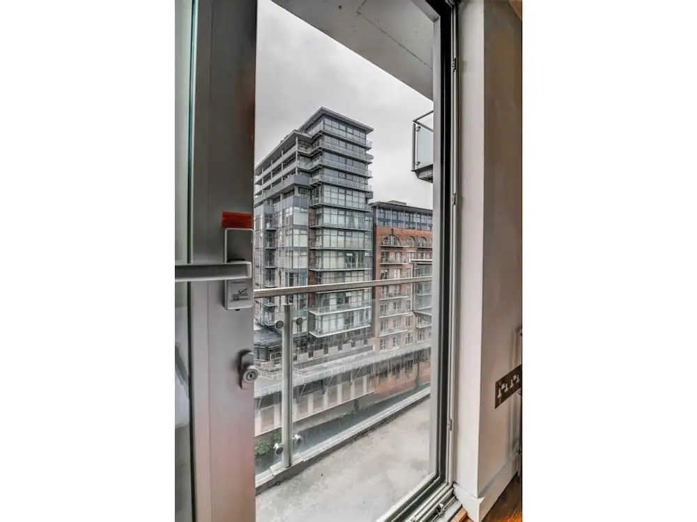 Stunning, Huge and Elegant apt for 6 in Manchester
