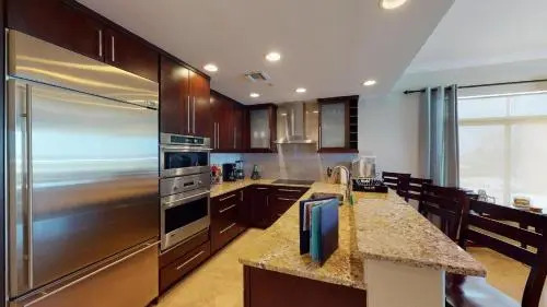 South Bay Beach Club #37 Penthouse - 3 Bedroom 3 Bathroom Unit