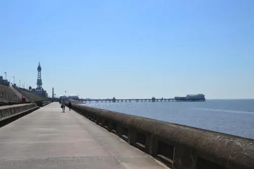 Camelot Seafront Hotel