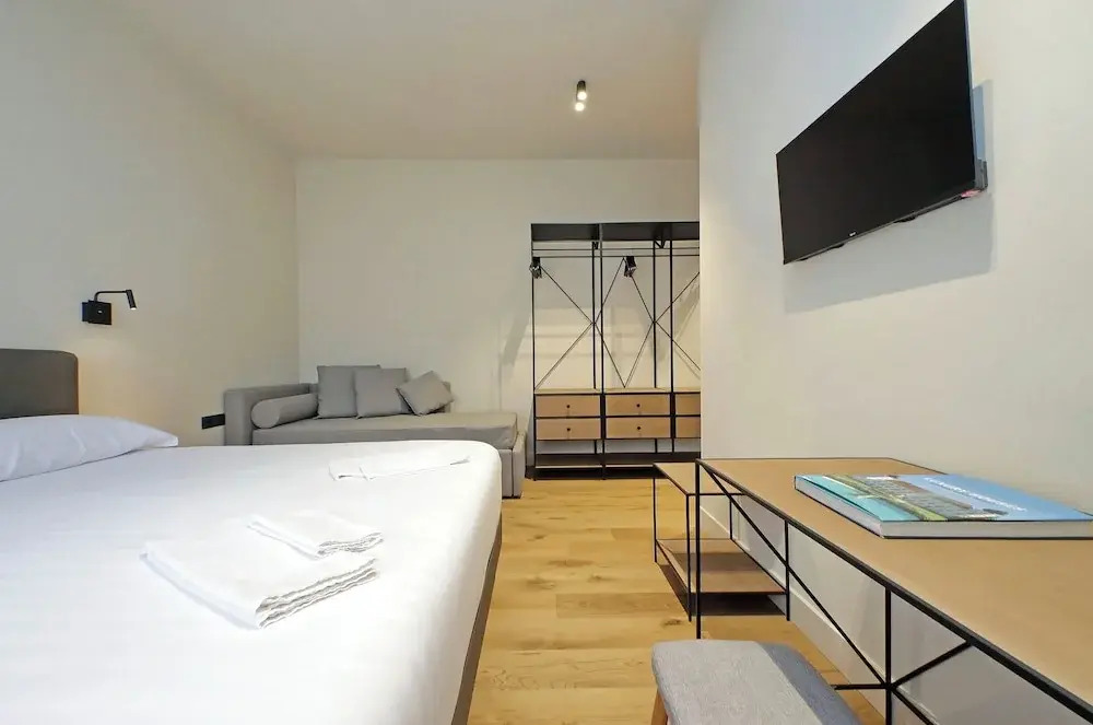 The Place Gallia - New Guesthouse San Giovanni- self check-in -near metro