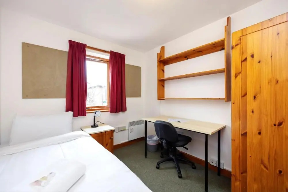 Comfortable rooms at Crescent Hall-OXFORD - Campus Accommodation