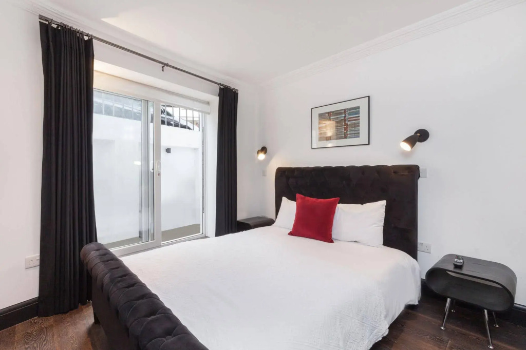 6 Portobello Road