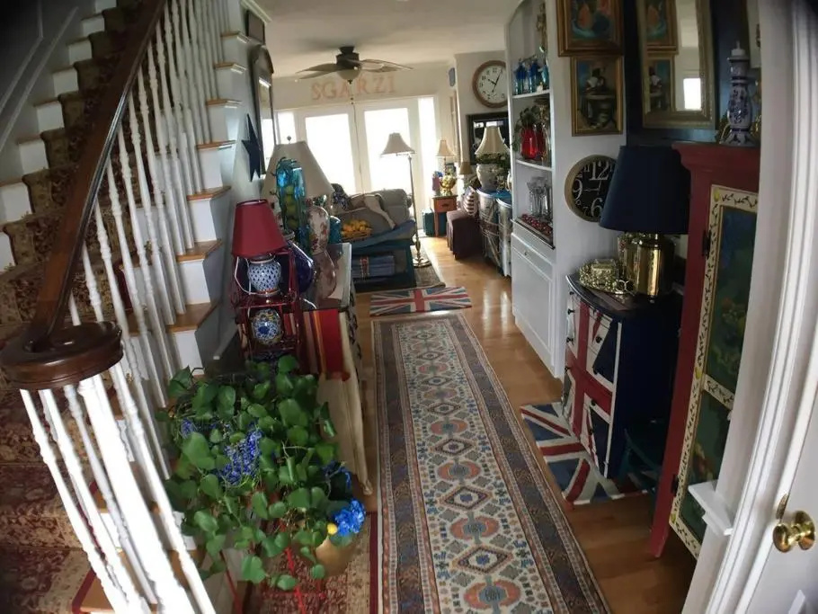 Inn 38 Oak Bluff Circle