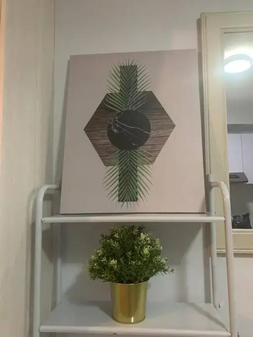 Minimalist 1 Bedroom in Alabang near Molito and ATC with WiFi & Netflix m