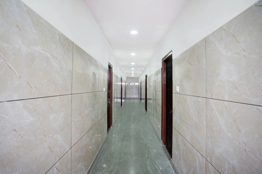 Super Hotel O Jodi Sri Muneshwara Swamy Temple