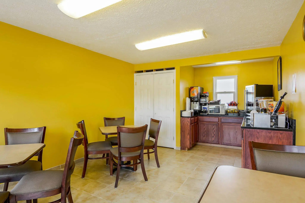Econo Lodge Woodstock - Shenandoah Valley I-81