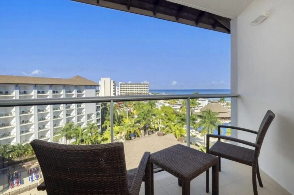 Royalton Hideaway Blue Waters