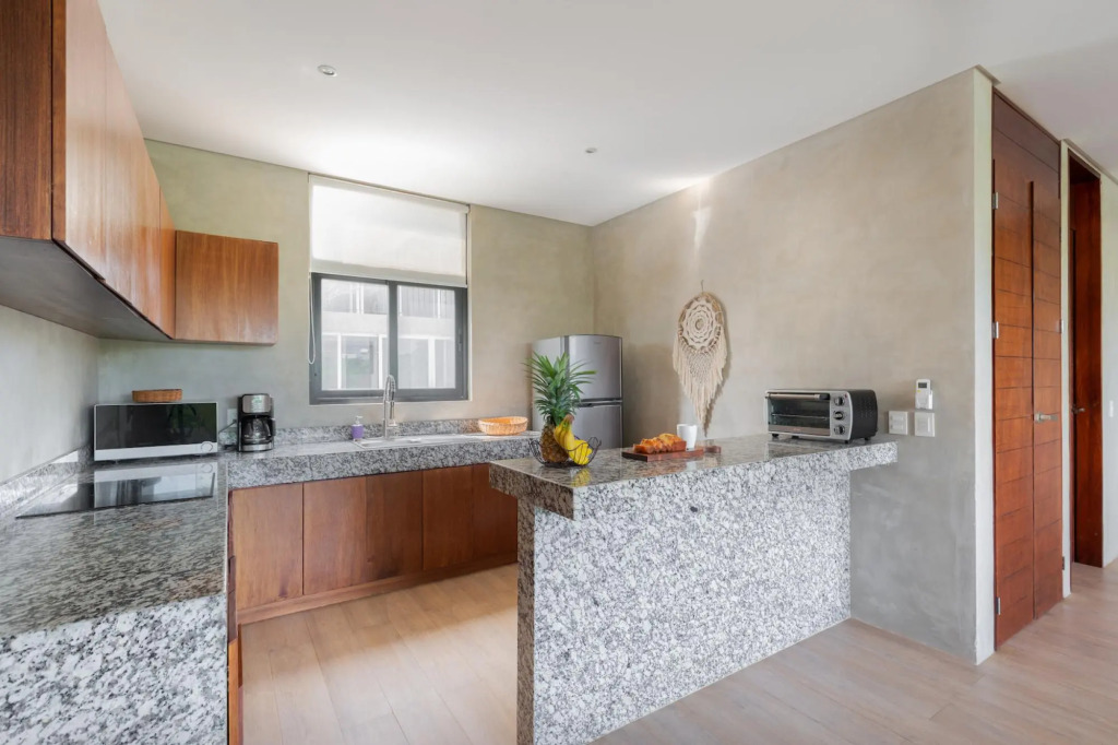Modern 4BR Apartment  | La Veleta | Rooftop Pool | Amazing Amenities | Incredible Jungle View